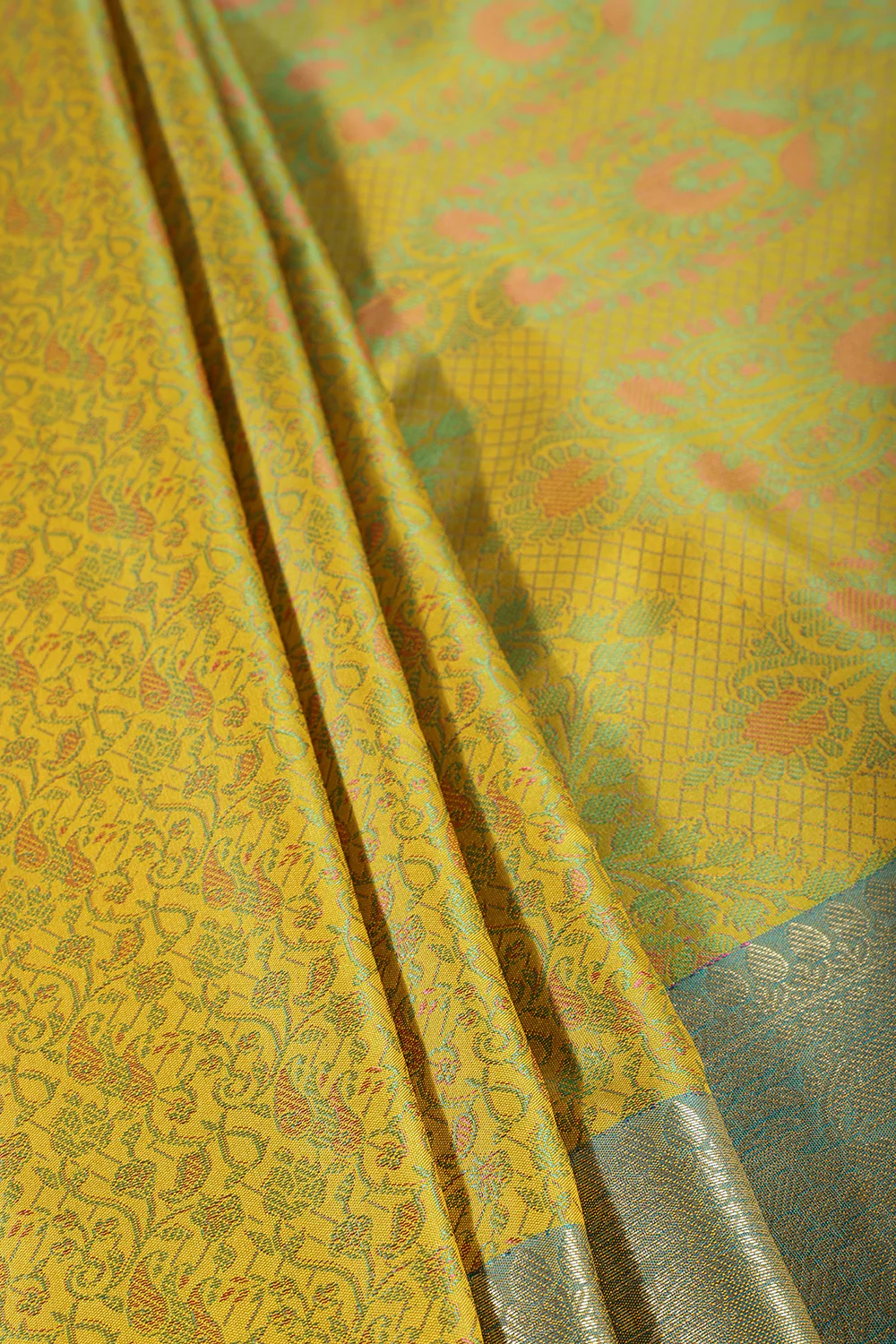 Green Color Cotton Silk Resham & Zari Woven Saree - Image 2