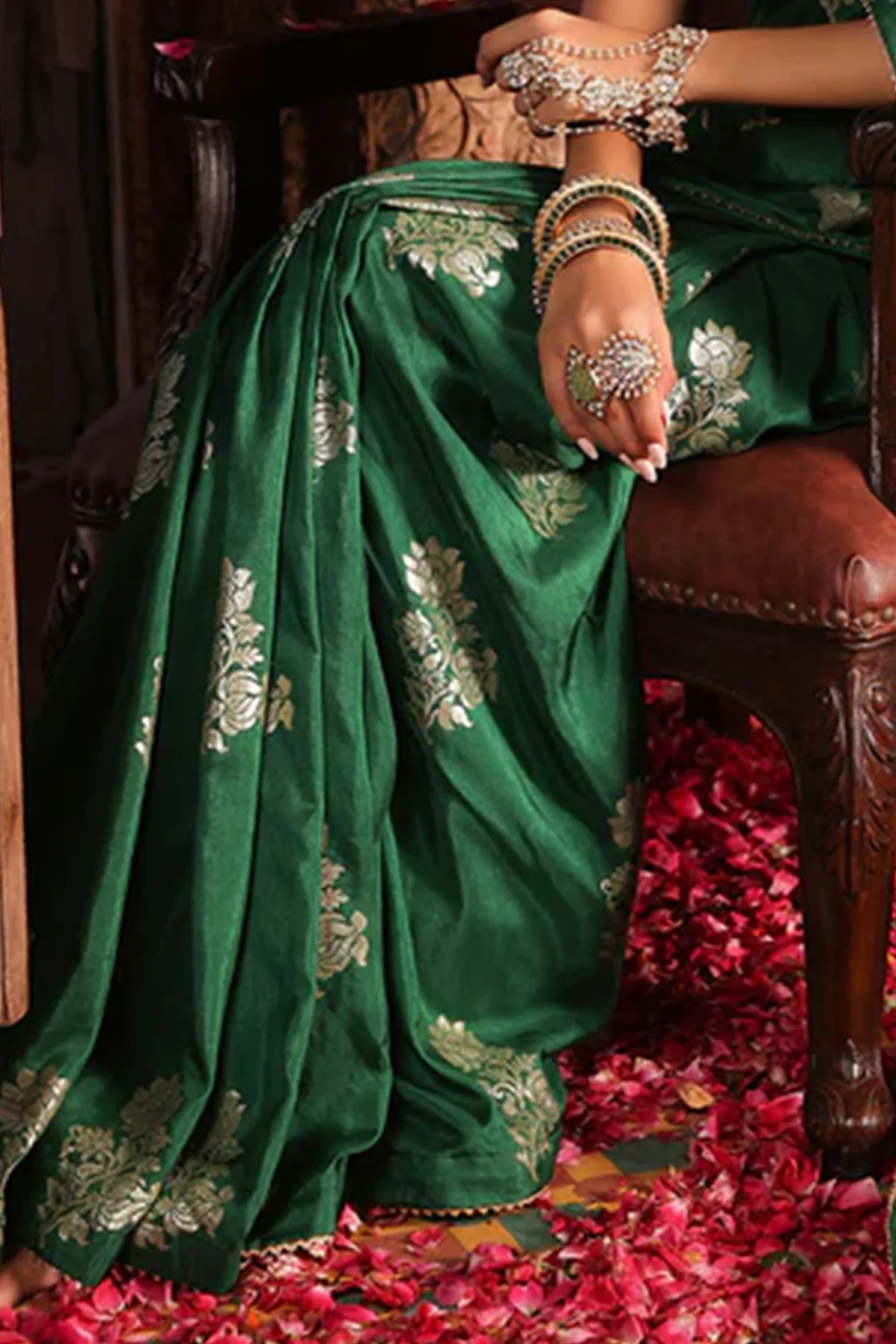Green Colour Silk Saree - Image 3