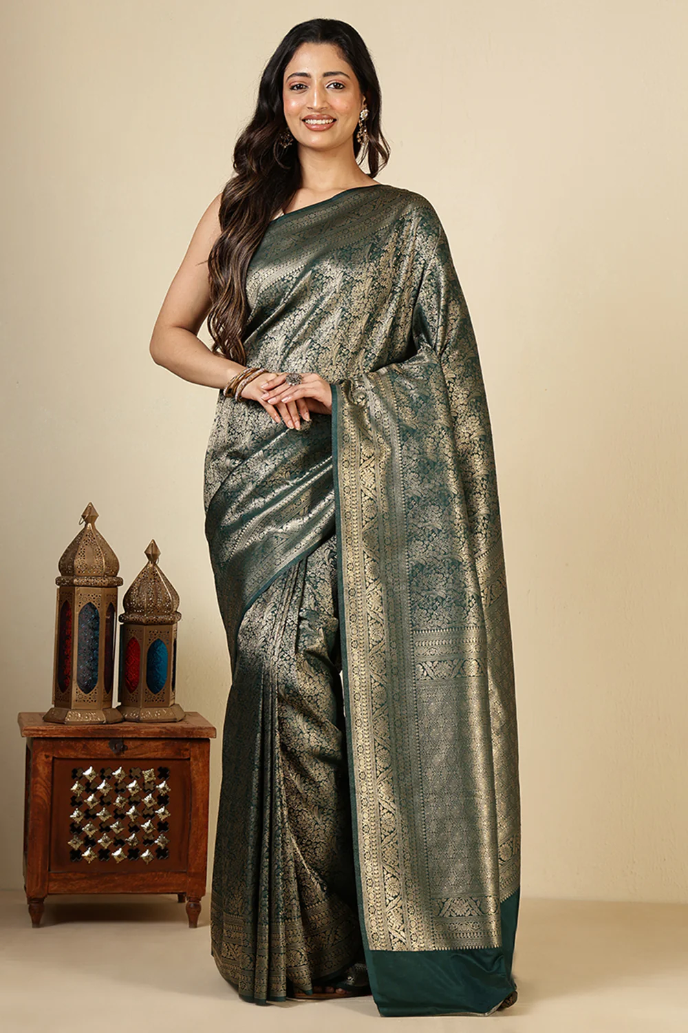 Green South Silk Floral Zaal Woven Saree - Image 2