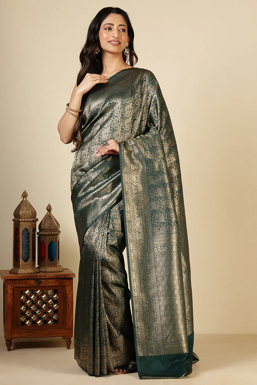 Green South Silk Floral Zaal Woven Saree - Image 4