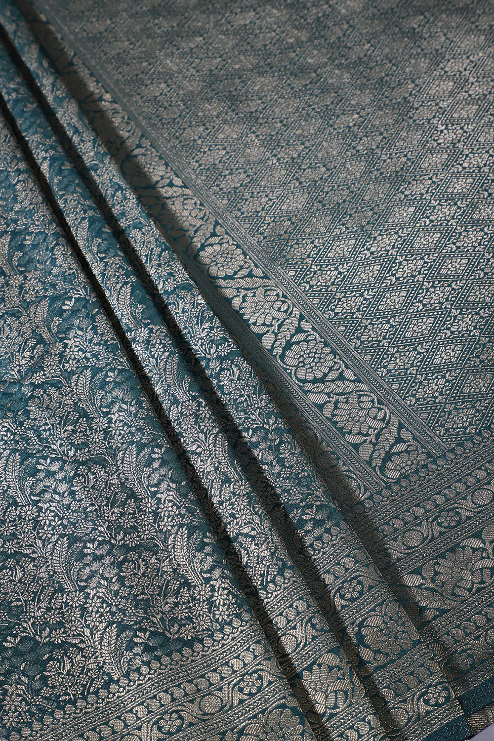 Green South Silk Floral Zaal Woven Saree - Image 8