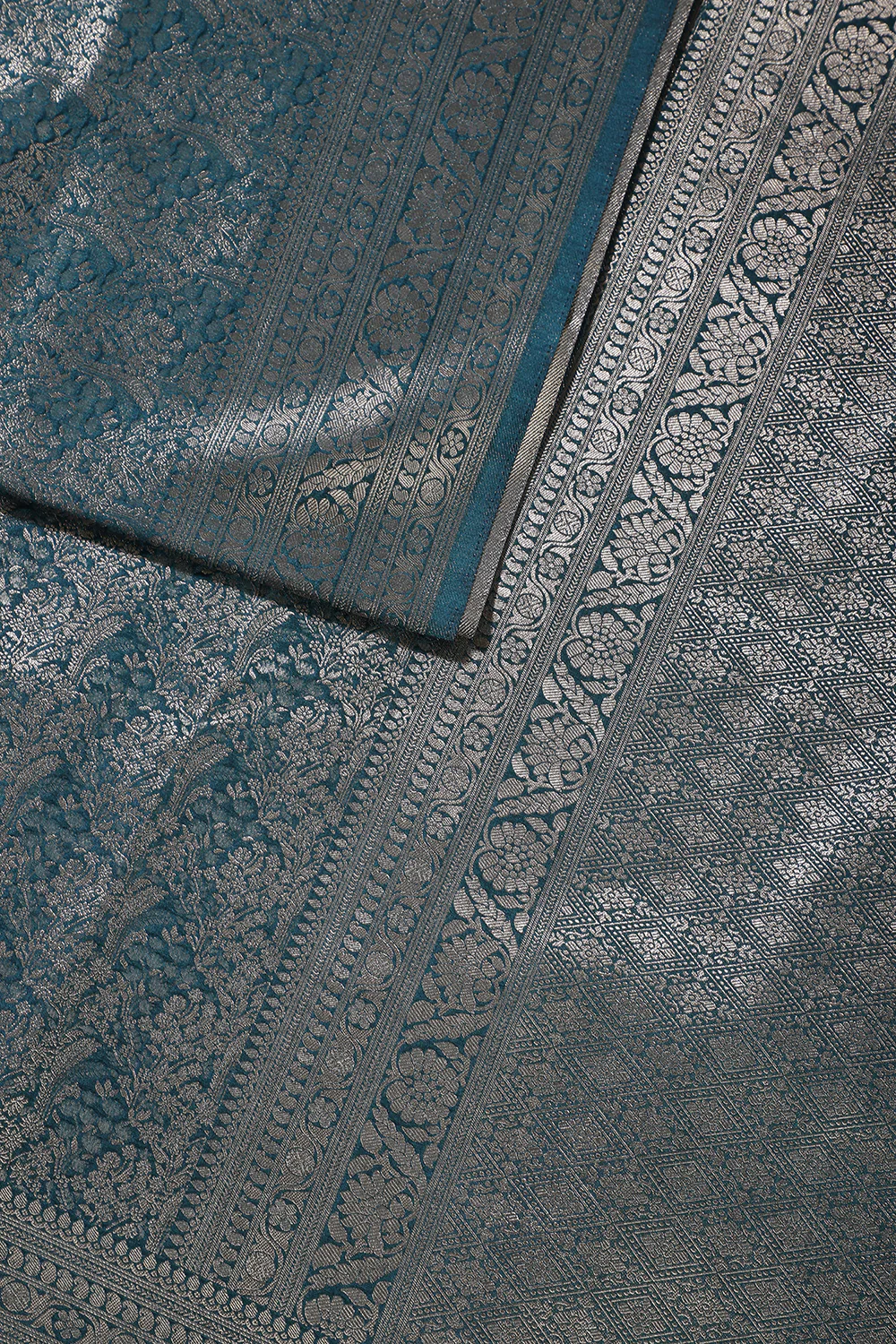 Green South Silk Floral Zaal Woven Saree - Image 9