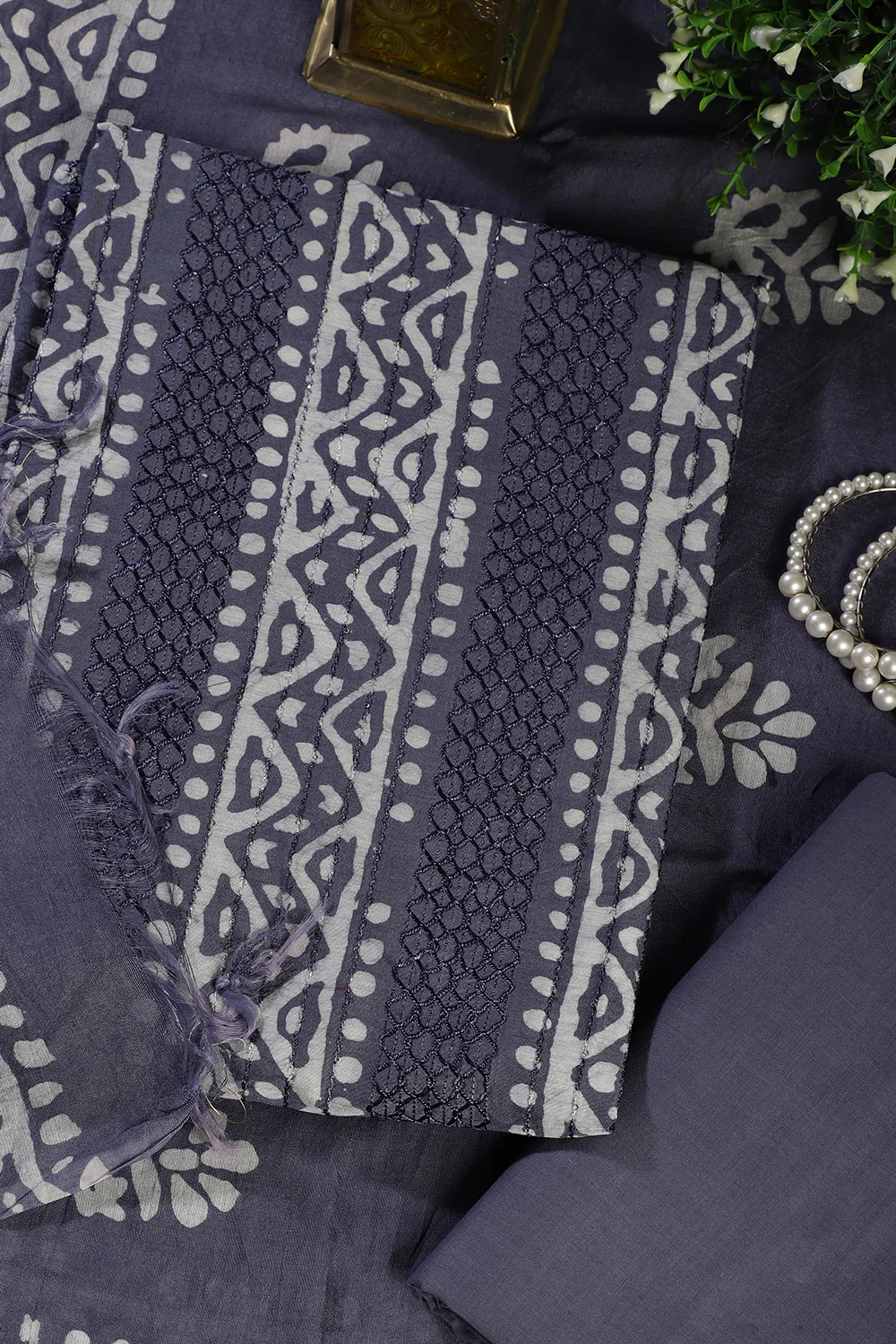 Grey Cotton Printed And Resham Embroidered Unstitched Suit Material - Image 3
