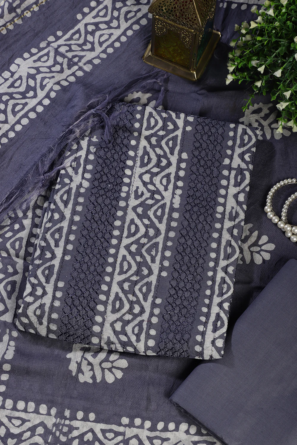 Grey Cotton Printed And Resham Embroidered Unstitched Suit Material - Image 5