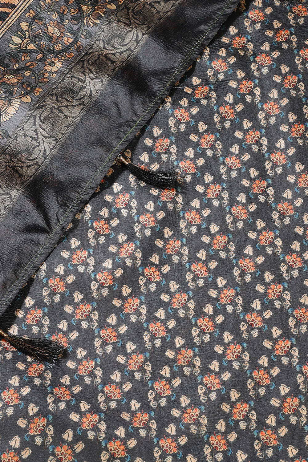 Grey Tussar Silk Digital-Inspired Printed Saree - Image 4