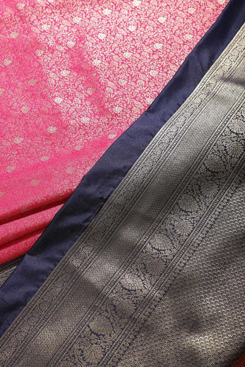 Magenta & Navy Dual Toned Soft Silk Zari Woven Saree - Image 3