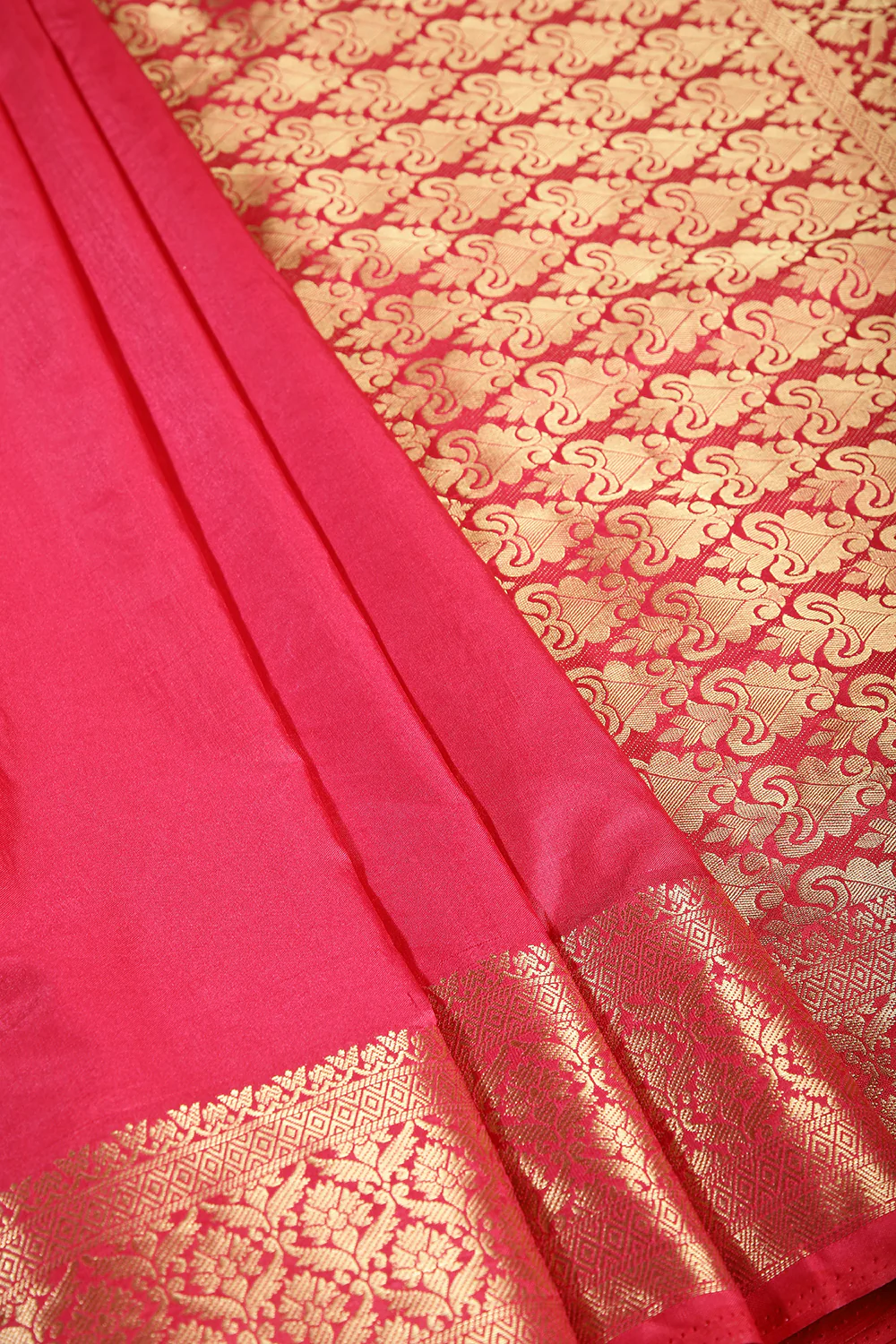 Magenta Pink Color Woven Silk Saree - Image 3
