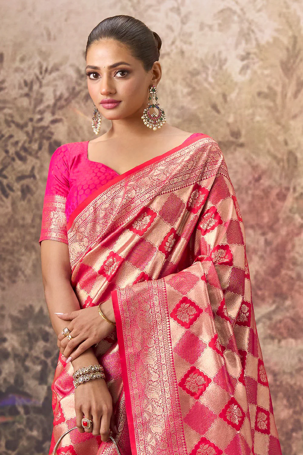 Magenta & Red Silk Zari Woven Saree - Image 2