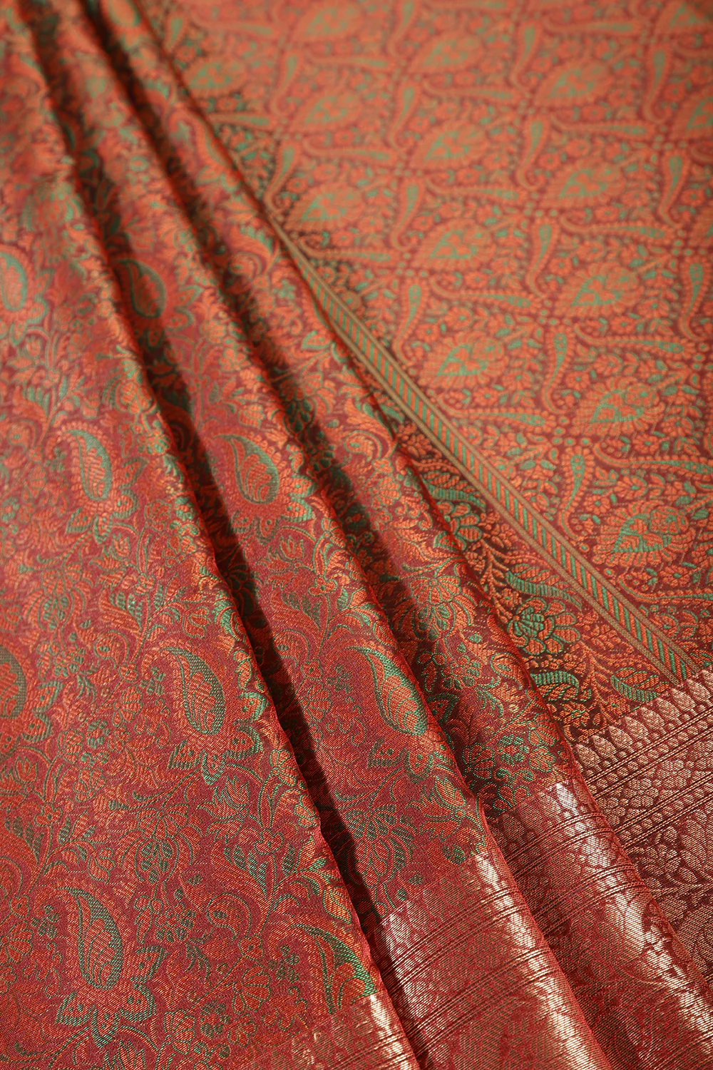 Maroon Paper Silk Floral and Paisley Resham & Zari Woven Saree - Image 3