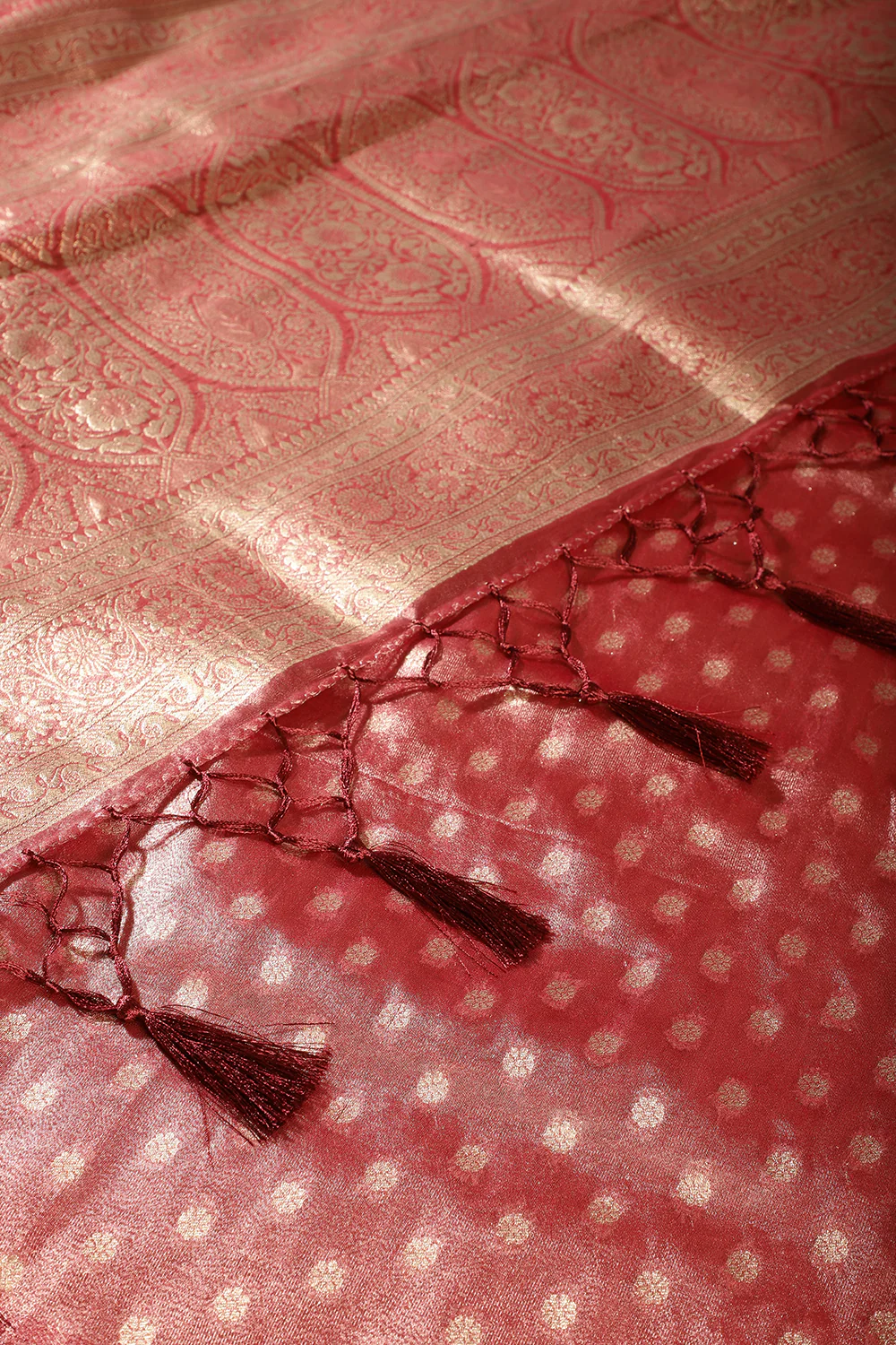 Maroon Tissue Silk Banarasi Woven Saree - Image 4