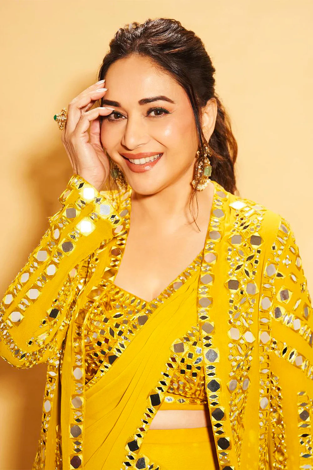 Mustard Color Georgette Mirror Embroidered Saree With Shrug - Image 3