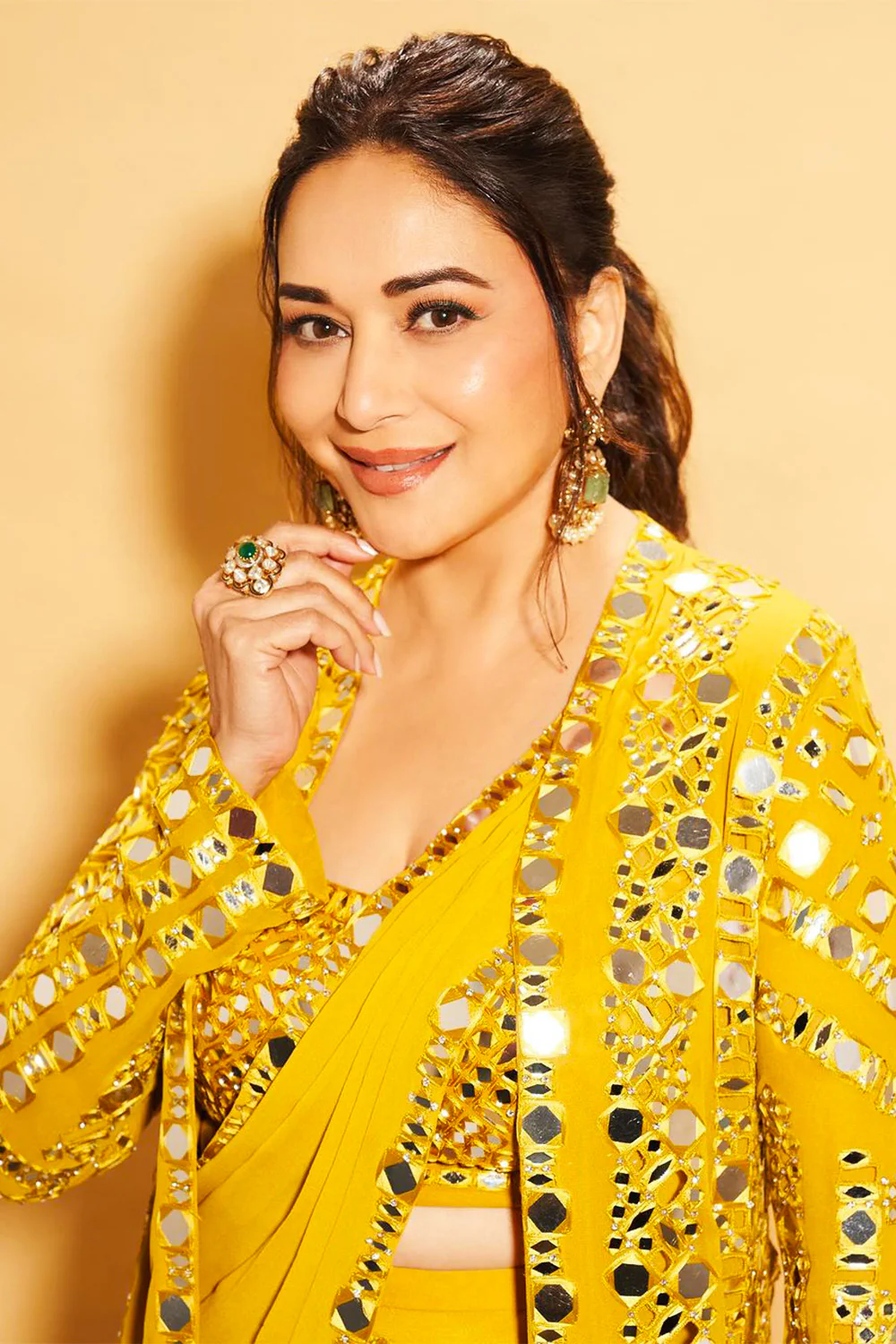 Mustard Color Georgette Mirror Embroidered Saree With Shrug - Image 5