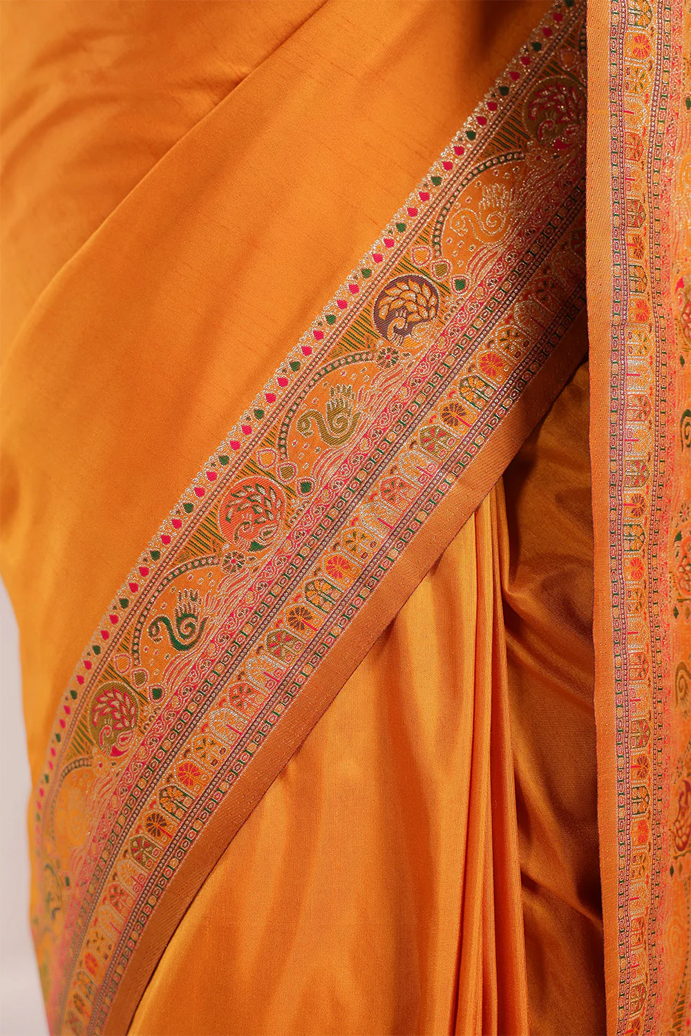 Mustard Soft Silk Kalamkari Woven Saree - Image 11