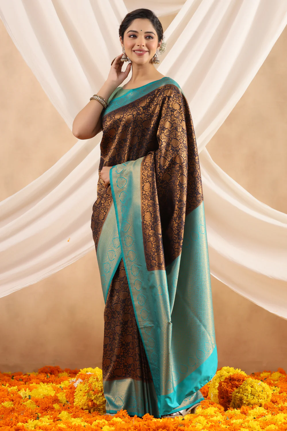 Navy Blue Color Woven Silk Saree - Image 4