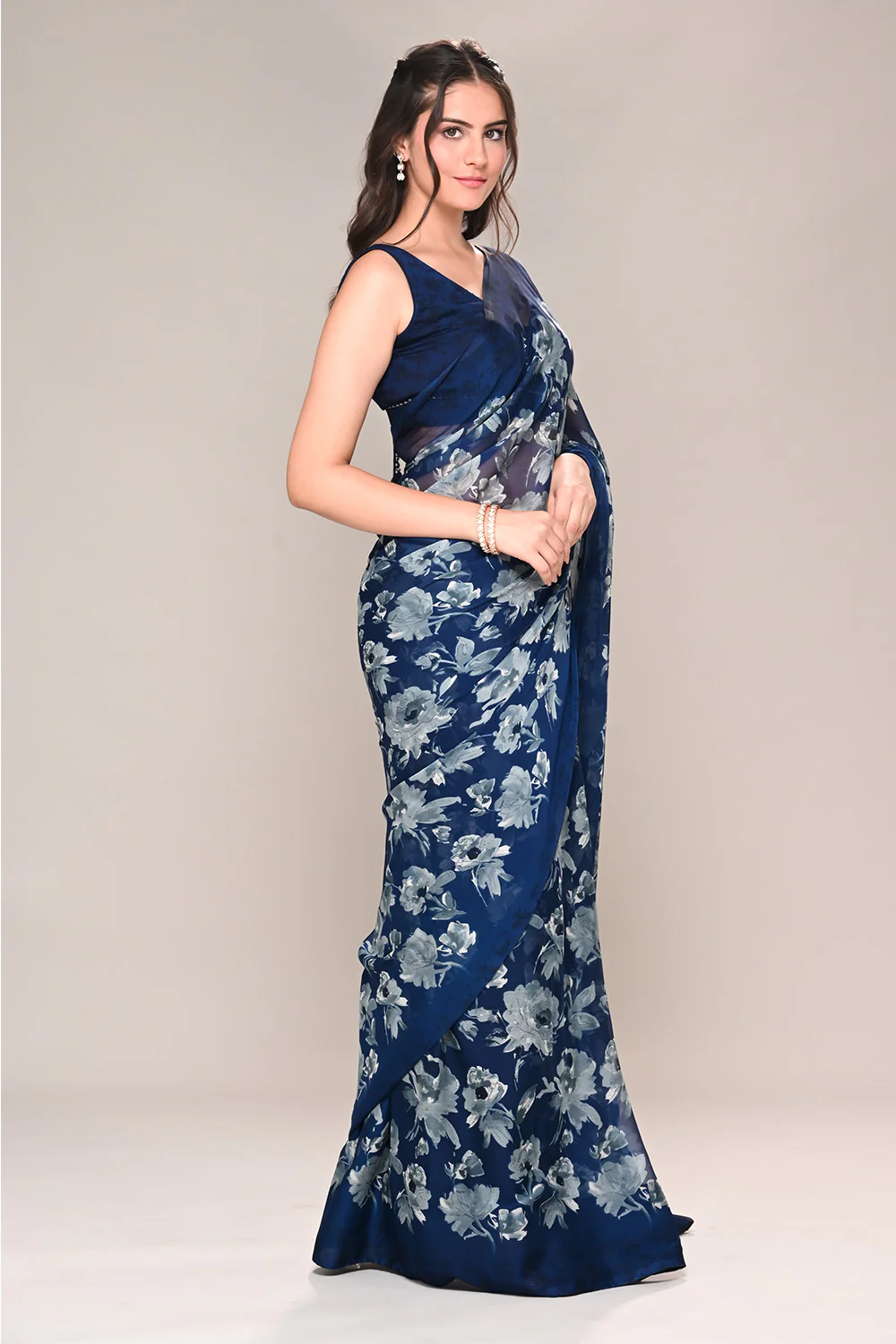 Navy Color Floral Printed Chiffon Saree - Image 4