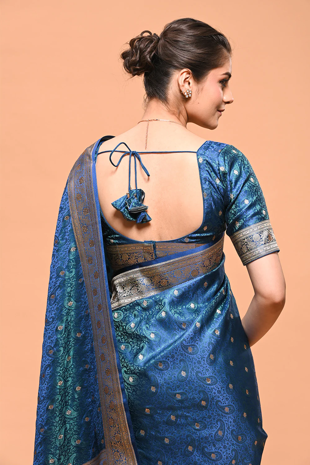 Navy & Green Color Banarasi Silk Woven Saree - Image 10