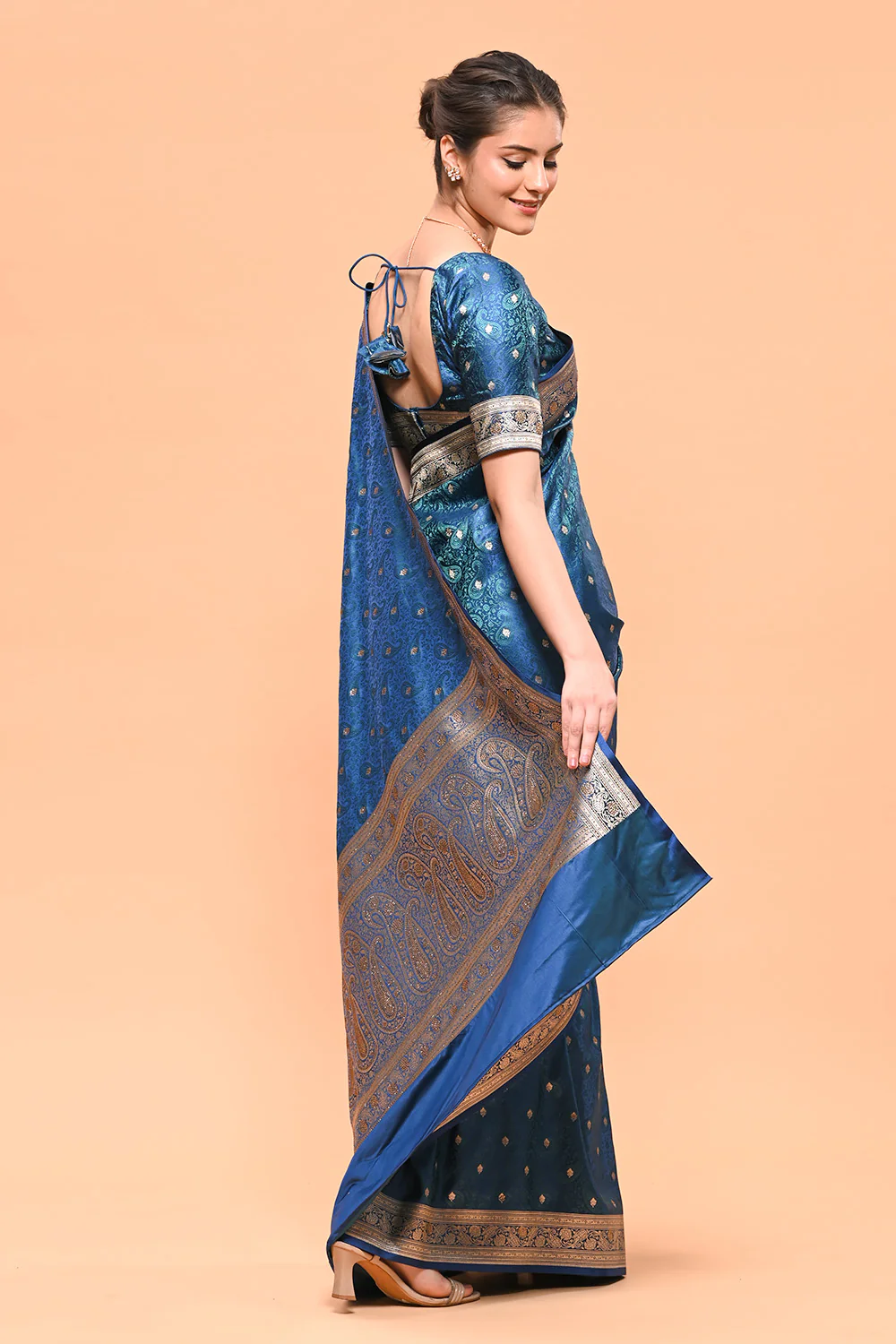 Navy & Green Color Banarasi Silk Woven Saree - Image 7