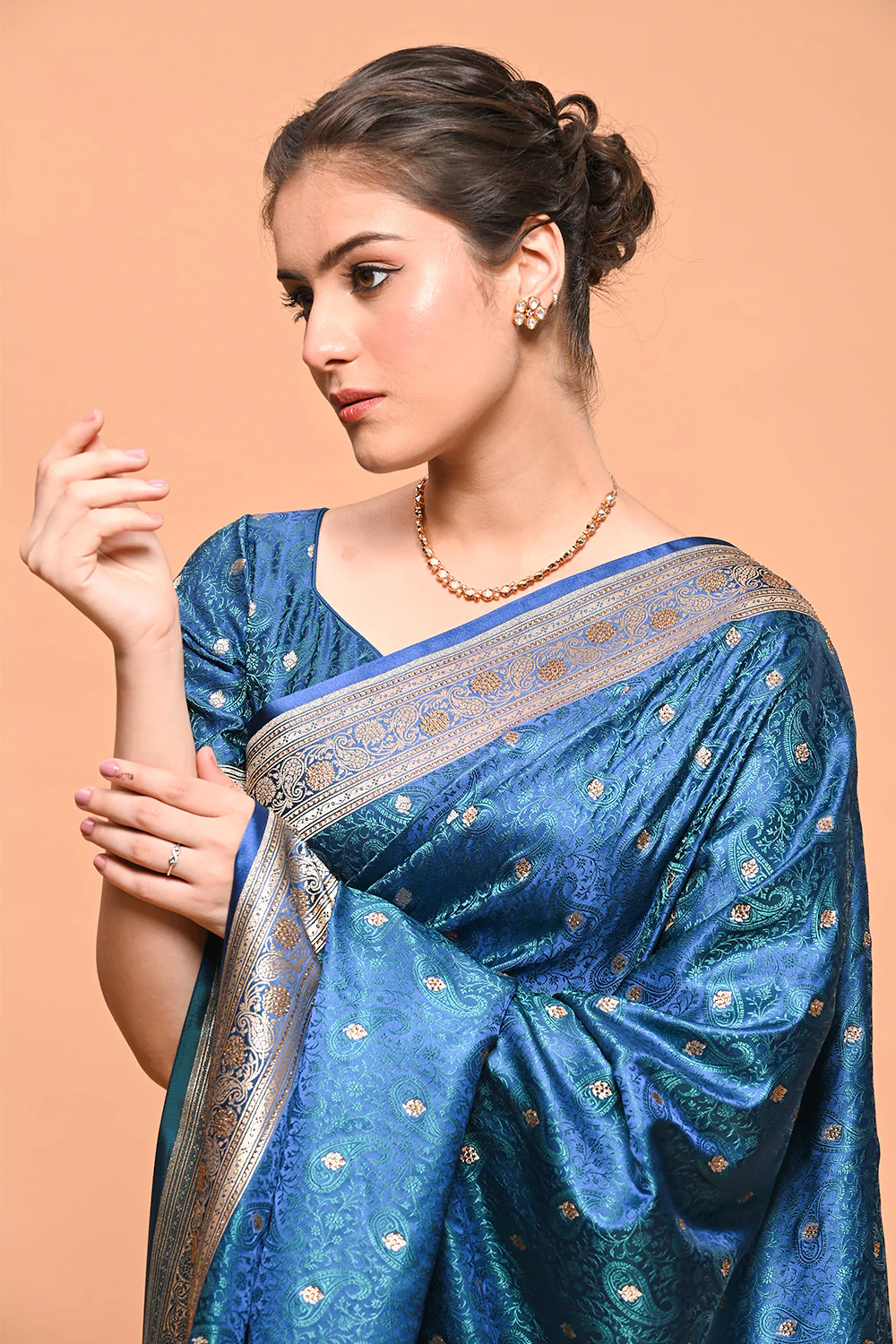 Navy & Green Color Banarasi Silk Woven Saree - Image 9