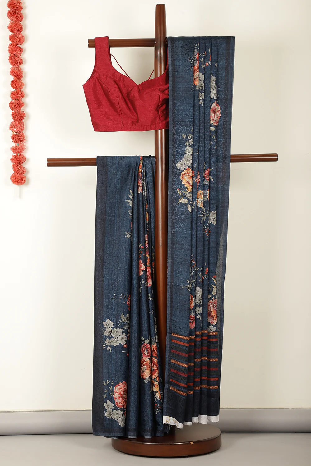 Navy Jacquard Silk Printed Saree - Image 6
