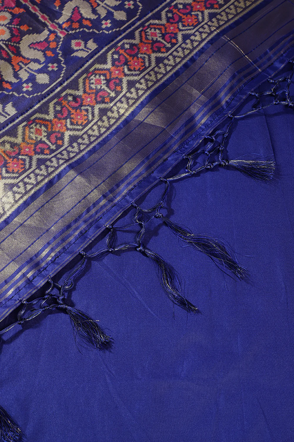 Navy Silk Patola Woven Saree - Image 3
