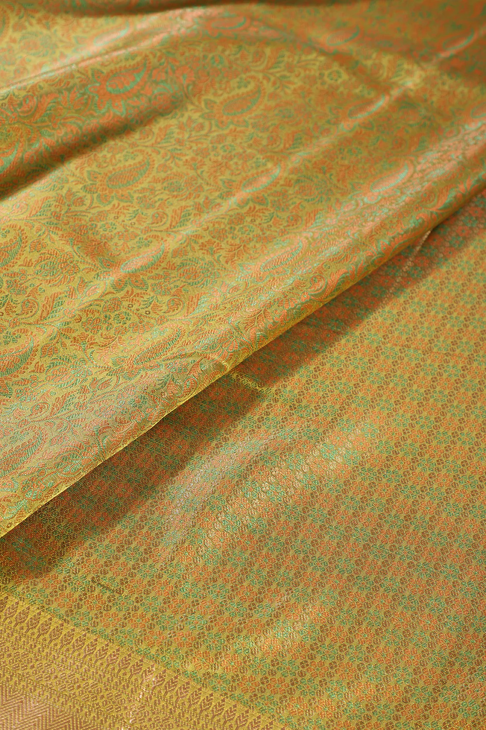 Olive Green Silk Floral and Paisley Resham & Zari Woven Saree - Image 4