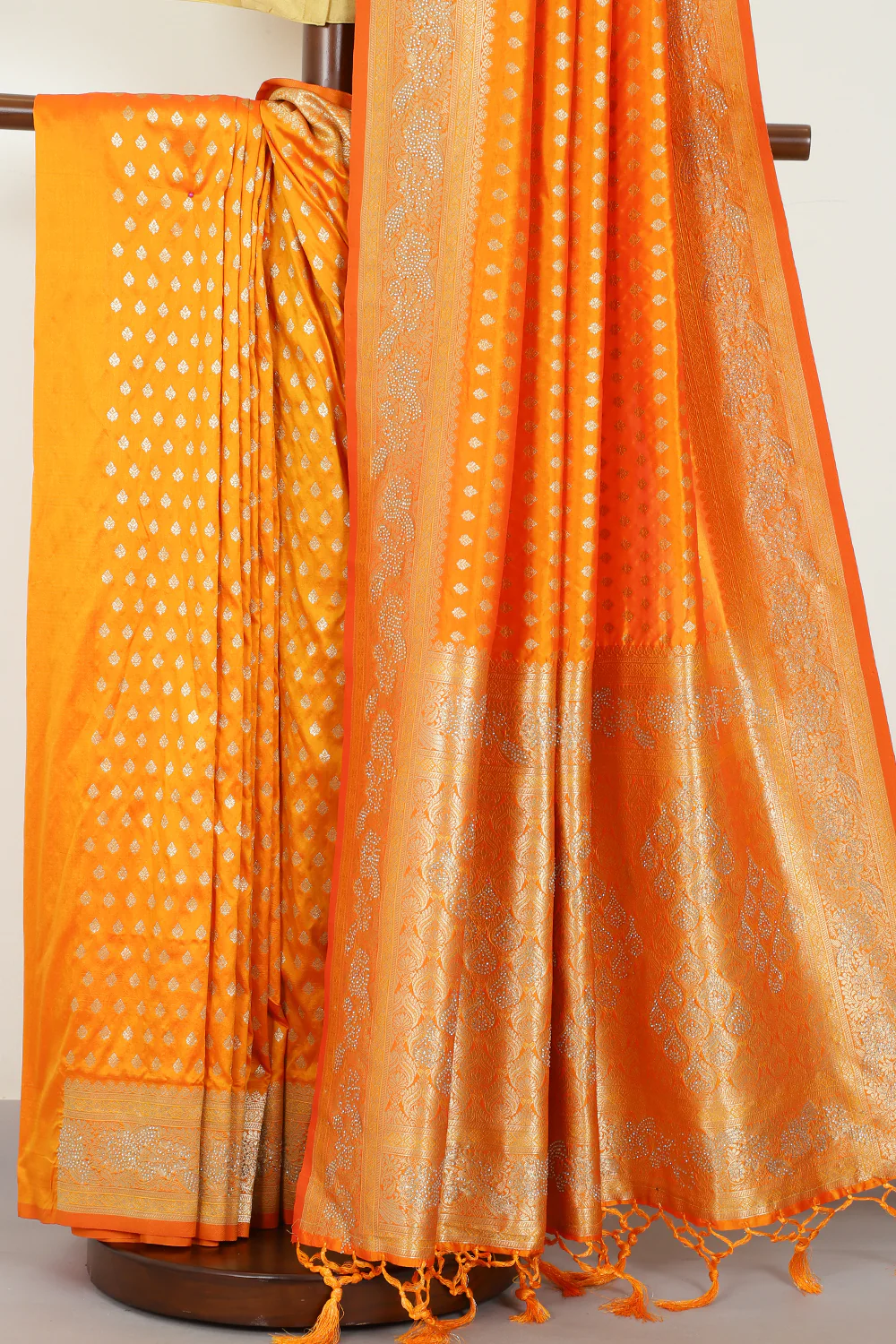 Organe Silk Zari Woven And Swaroski Work Saree - Image 2