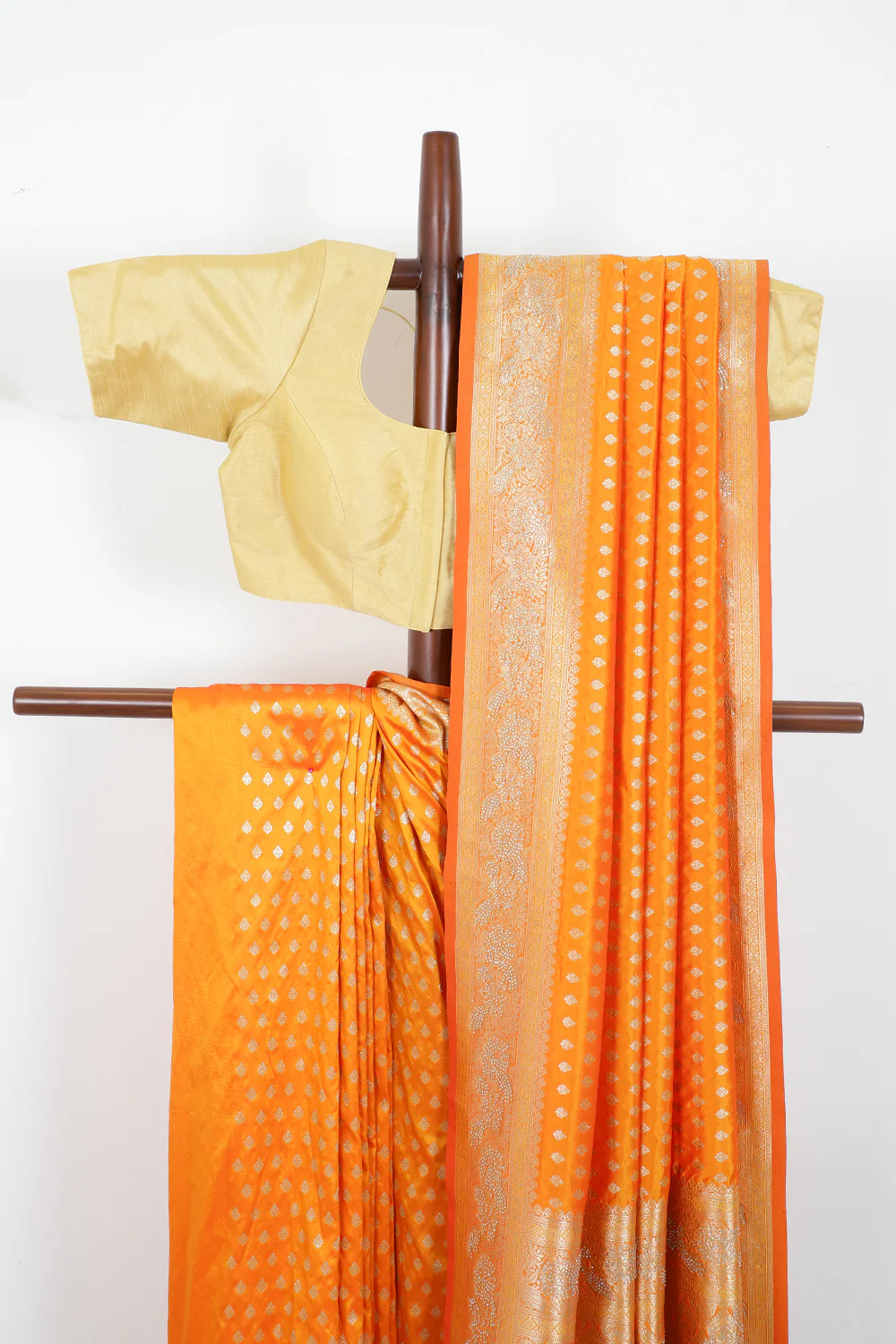Organe Silk Zari Woven And Swaroski Work Saree - Image 3
