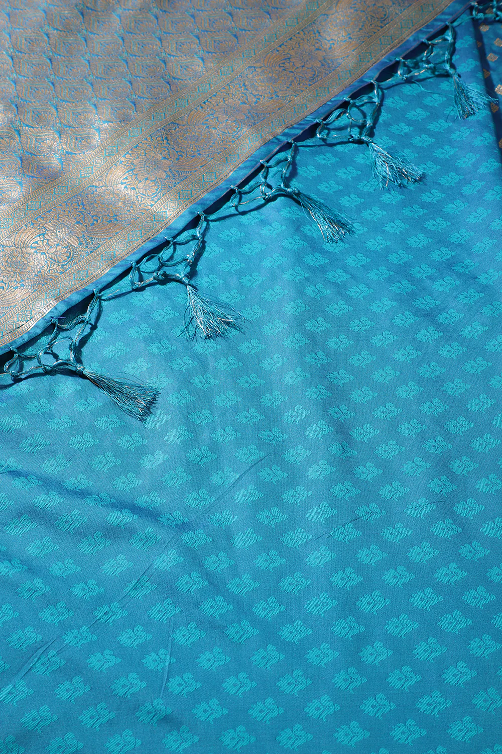 Peacock Blue Silk Zari Buta Woven Saree - Image 4