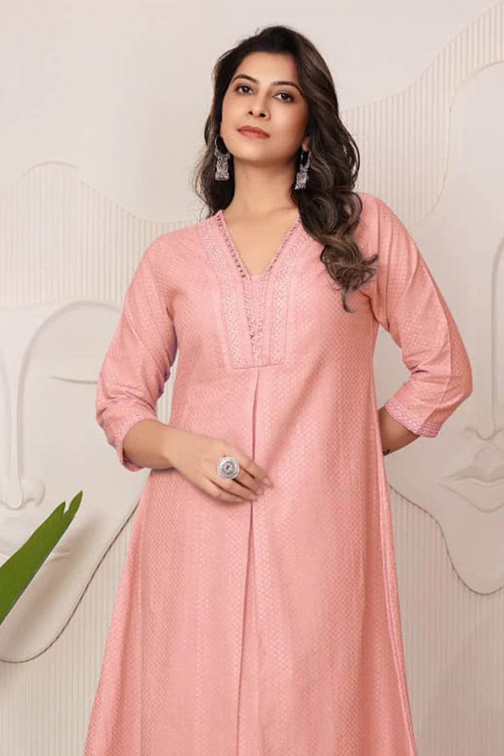 Pink Cotton Resham Embroidered Kurta Set - Image 2