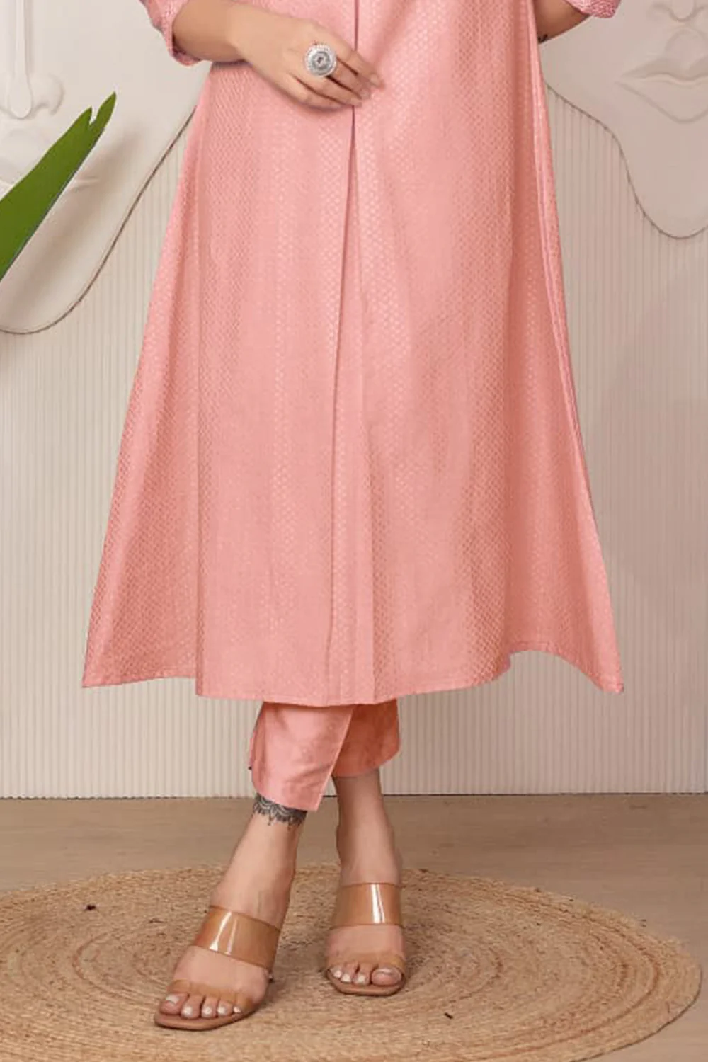 Pink Cotton Resham Embroidered Kurta Set - Image 3