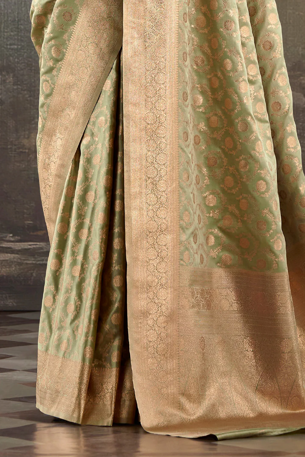 Pista Green Banarasi Silk Woven Saree - Image 3