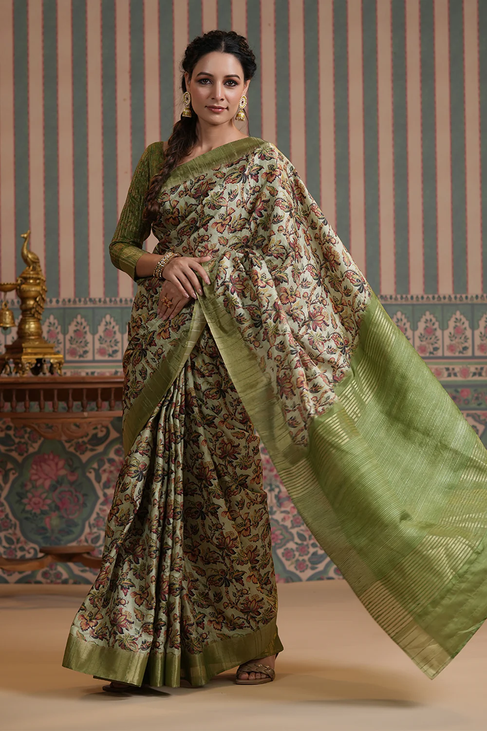 Pista Green Color Cotton Floral Printed Saree. - Image 5