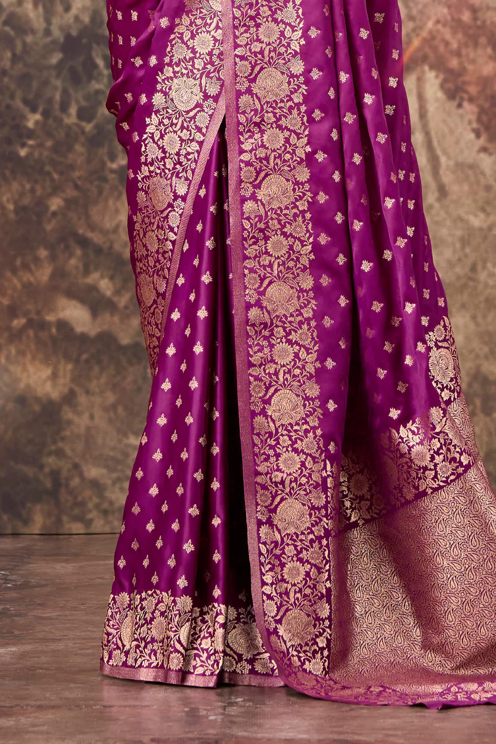 Purple Charmeuse Silk Zari Woven Saree - Image 3