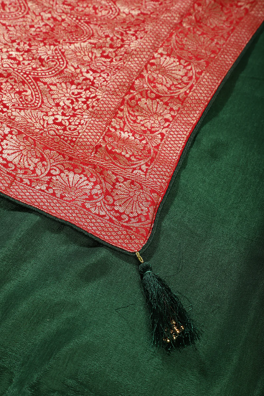 Red Banarasi Silk Zari Floral Zaal Woven Saree - Image 10