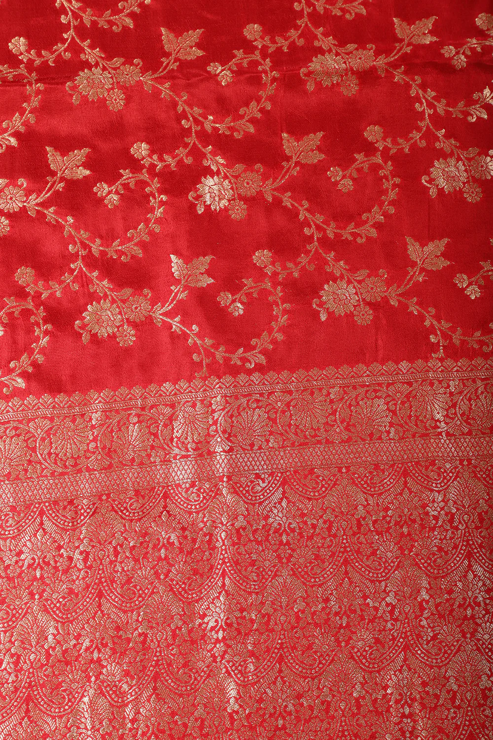 Red Banarasi Silk Zari Floral Zaal Woven Saree - Image 8