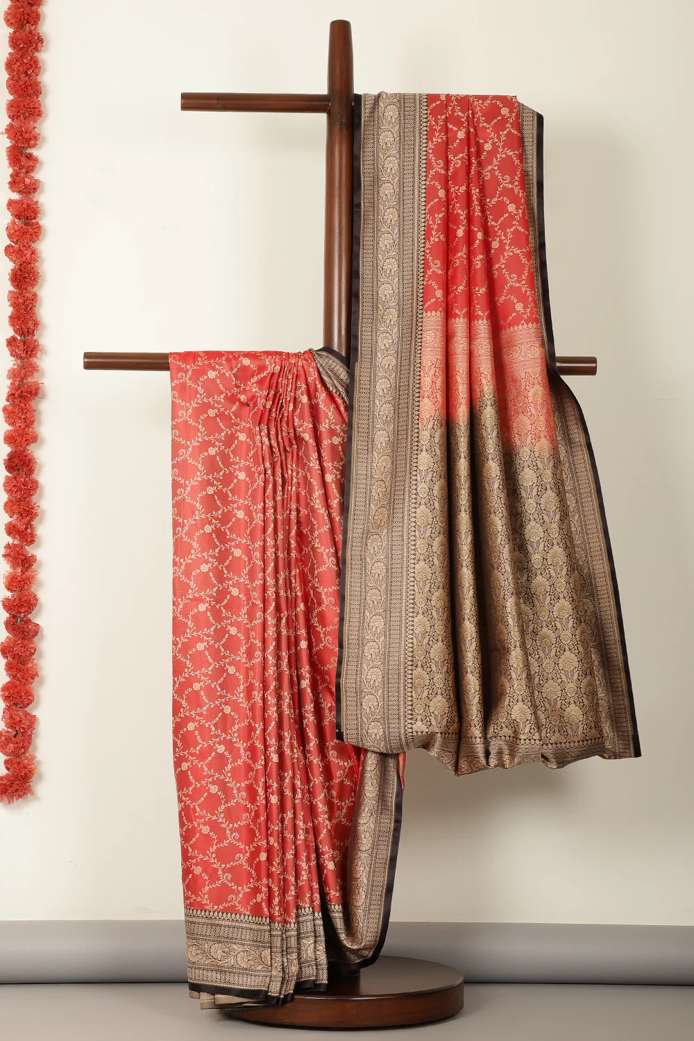 Red & Black Dual Toned Silk Floral Jal Woven Saree - Image 3