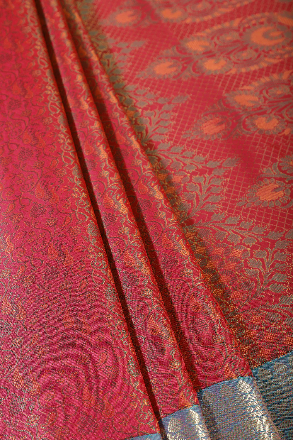 Red Color Cotton Silk Resham & Zari Woven Saree - Image 3