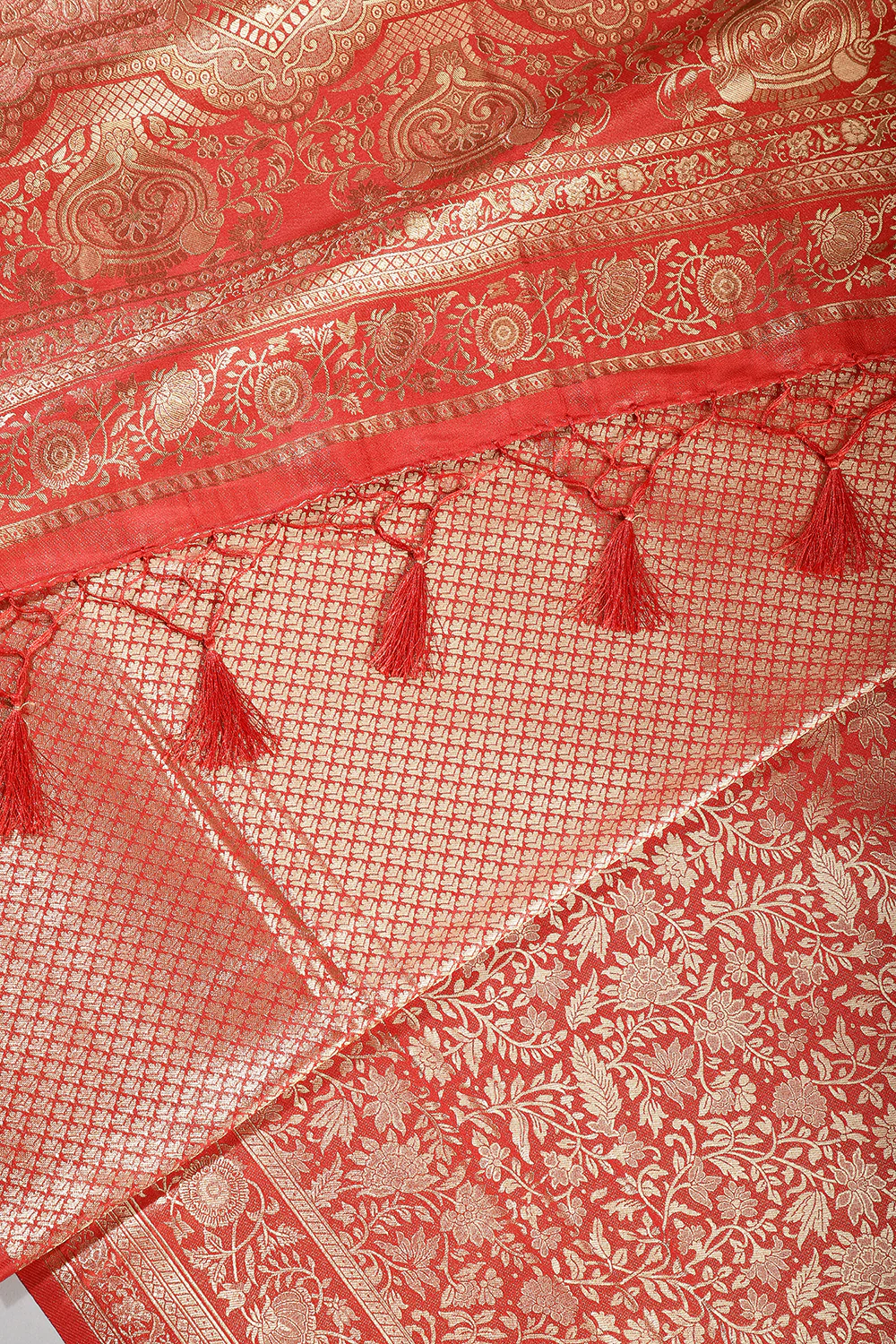 Red Colour South Silk Heavy Woven Saree - Image 5