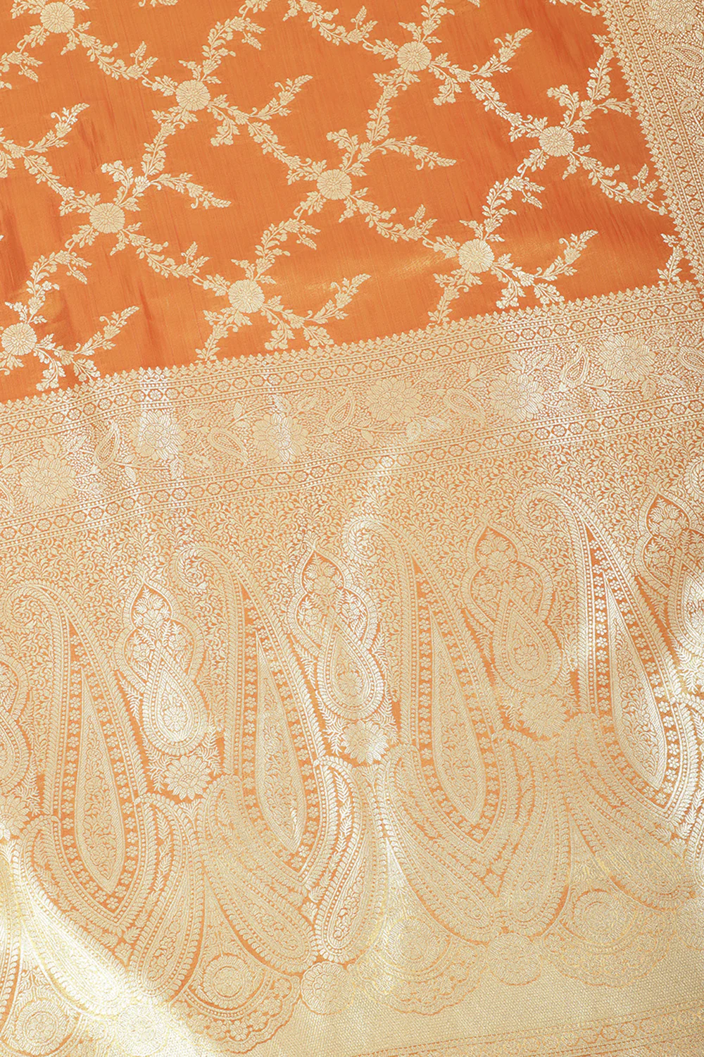 Red & Gold Dual Toned Silk Woven Banarsi Saree - Image 5