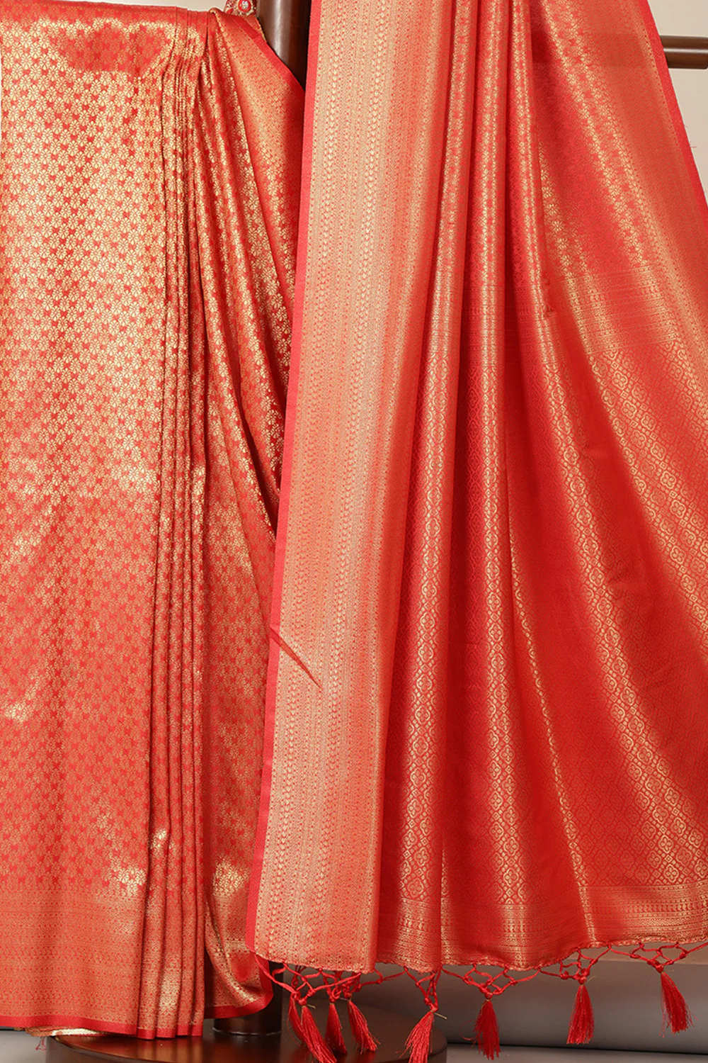 Red South Silk Zari Woven Saree - Image 3