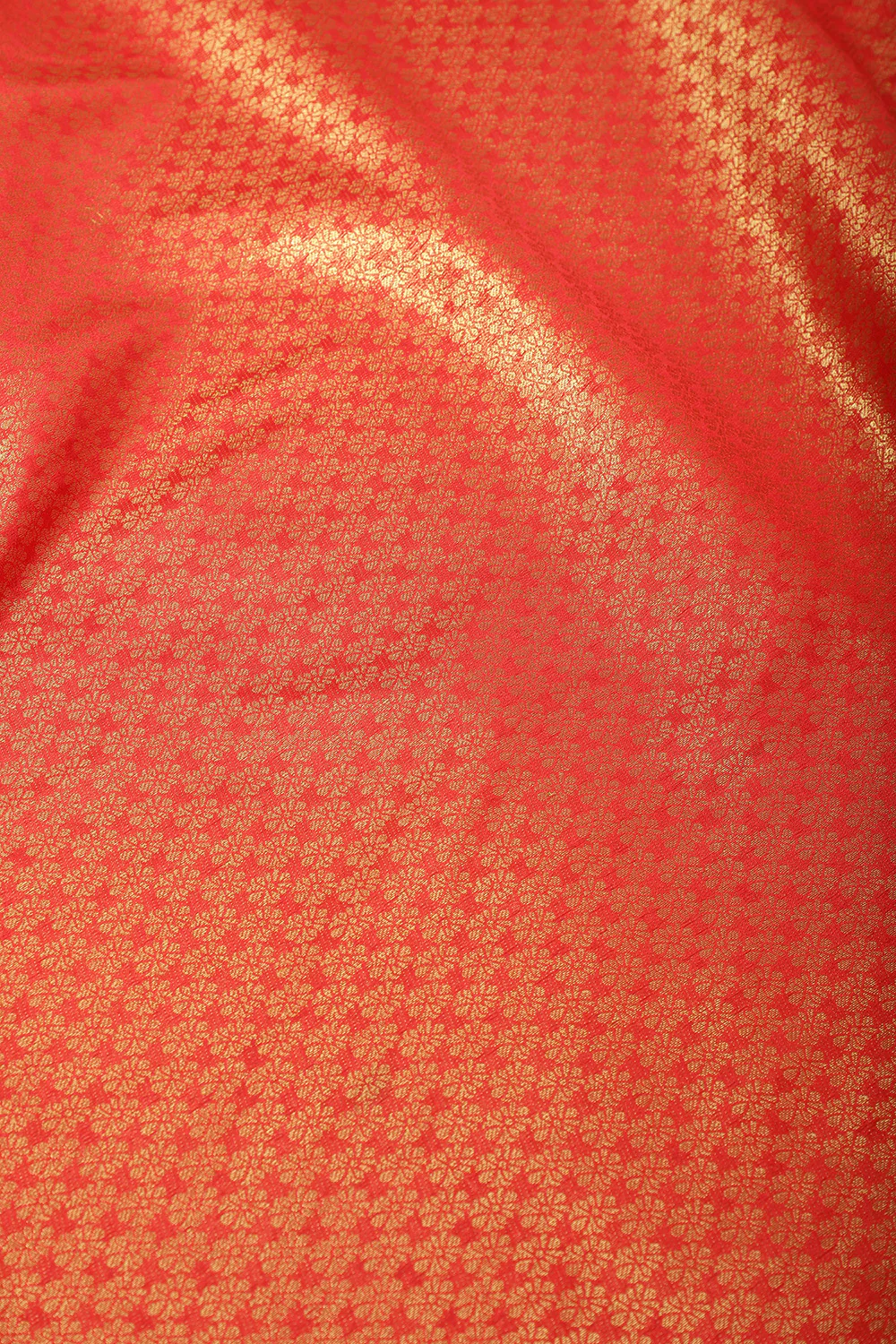 Red South Silk Zari Woven Saree - Image 4