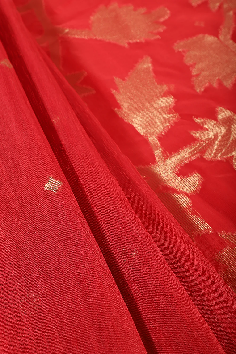 Red Tussar Silk Floral Zari Woven Saree - Image 3