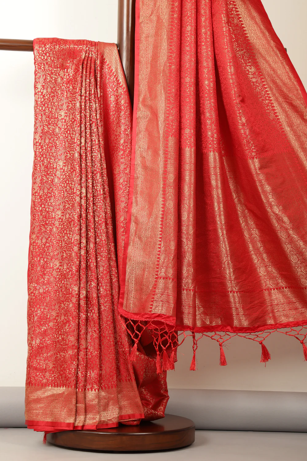 Red Zari Woven Soft Silk Saree - Image 2