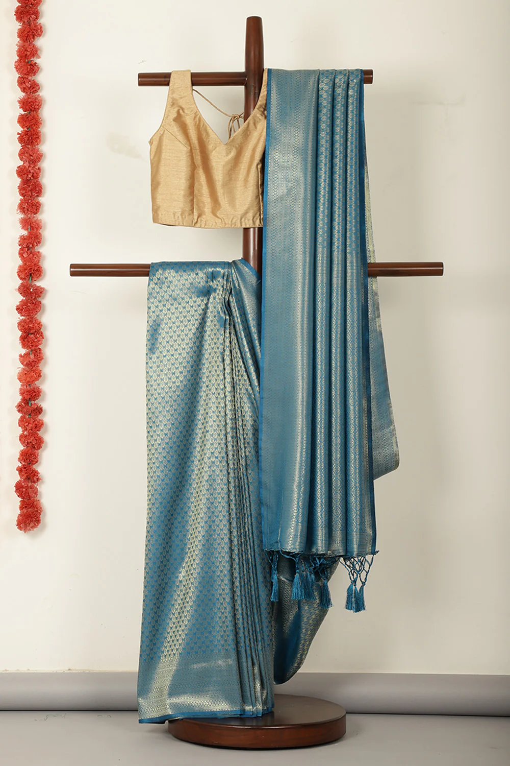 Royal Blue South Silk Zari Woven Saree - Image 4