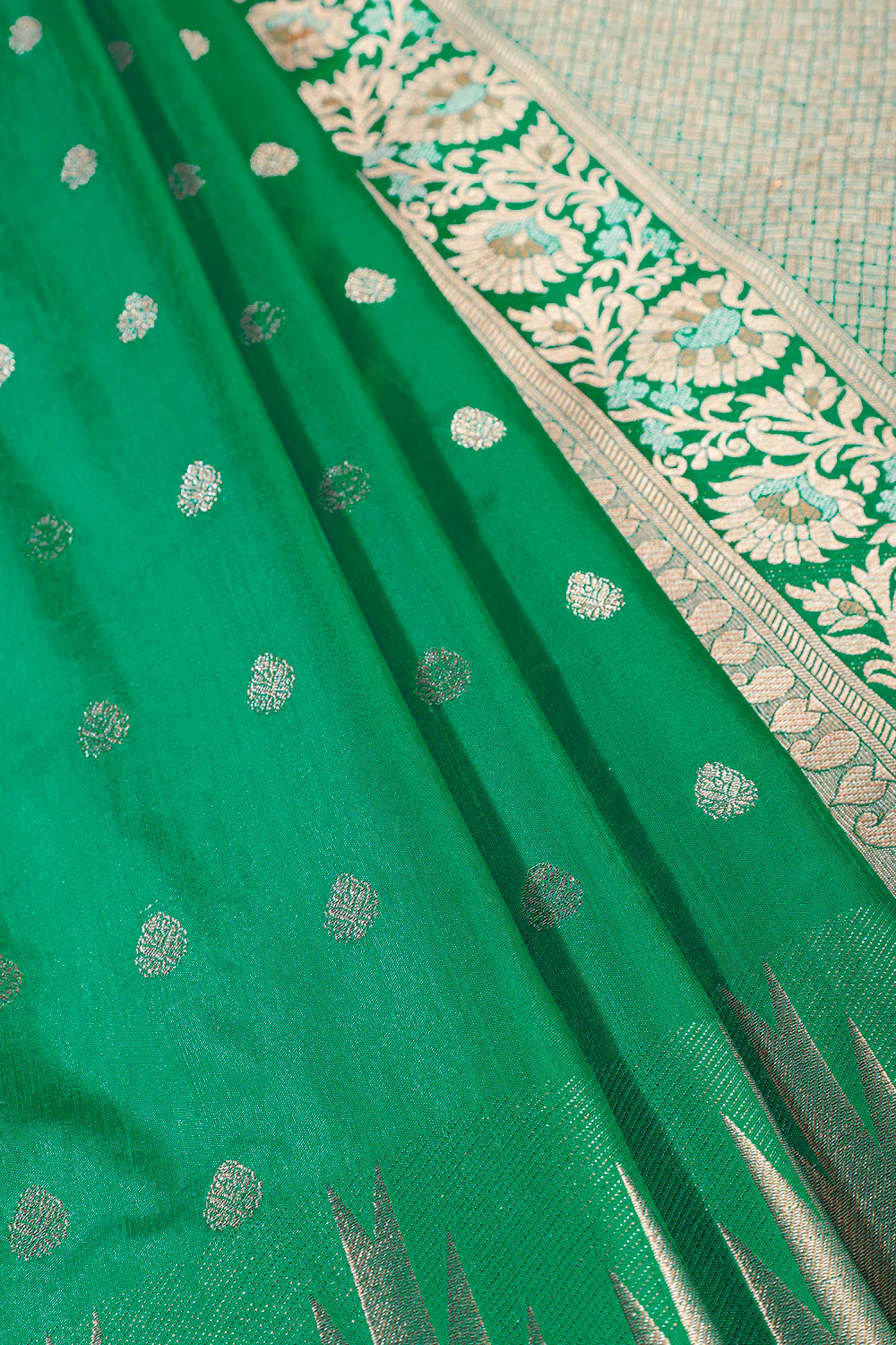 Silk Buta Woven Saree - Image 15