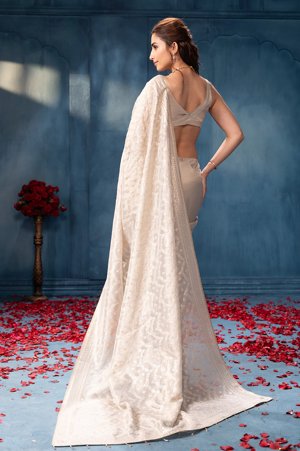 Silver Color Pure Metallic Tissue Resham & Sequins Embroidered Saree - Image 3