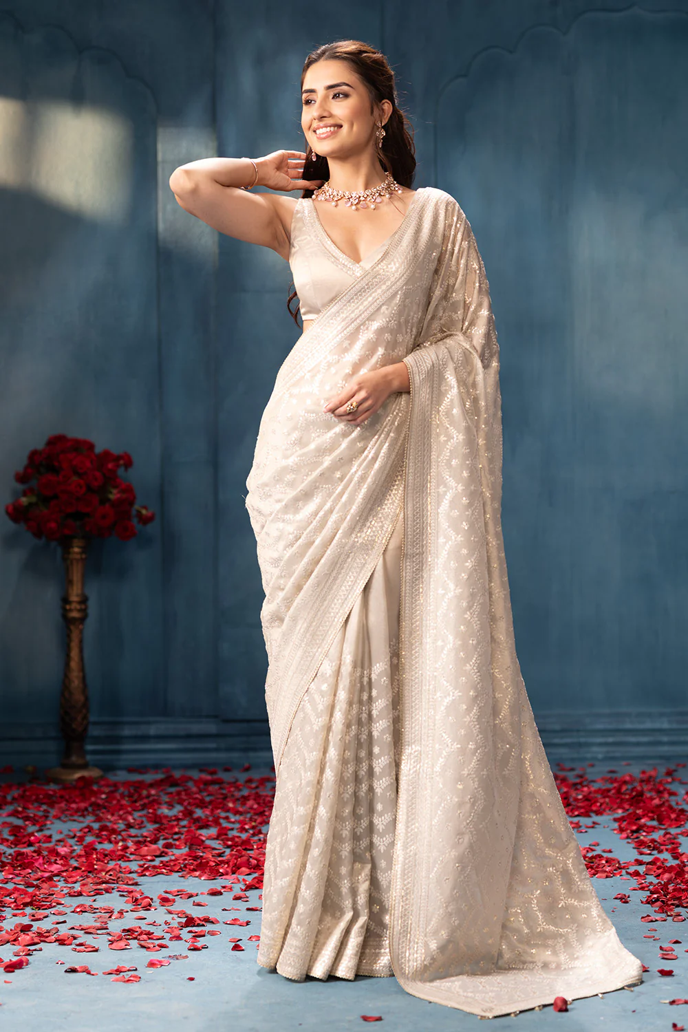Silver Color Pure Metallic Tissue Resham & Sequins Embroidered Saree - Image 4