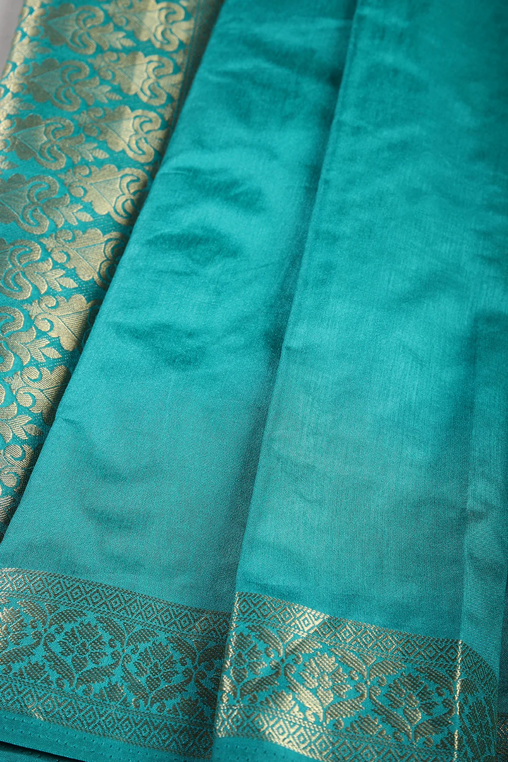 Teal Colour Silk Woven Saree - Image 3