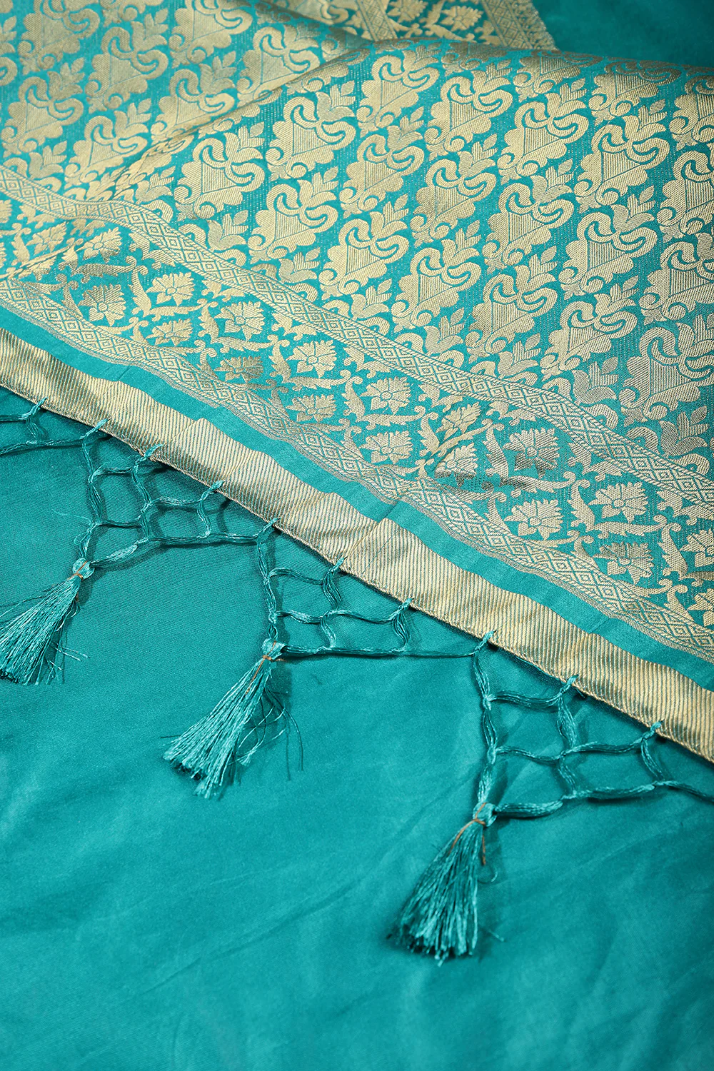 Teal Colour Silk Woven Saree - Image 4