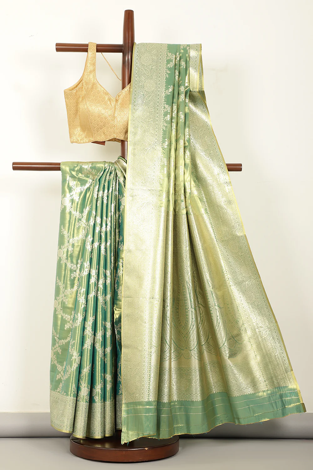Teal & Gold Dual Toned Silk Woven Banarsi Saree - Image 4